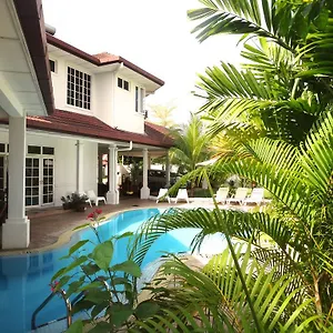 Rumah Putih Near Klia Malaysia